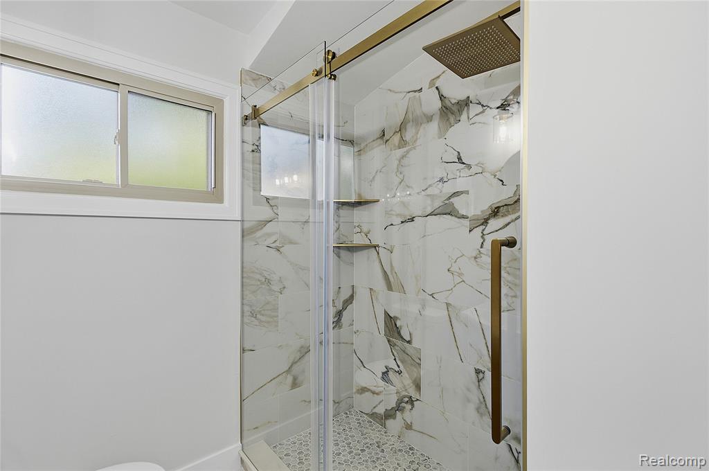 28264 Bayberry Road, Farmington, MI 48331 — Photo 23