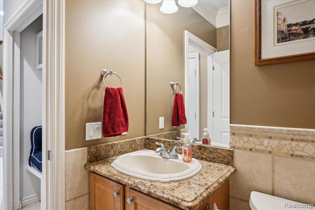8504 Riverwalk Drive, Fenton, MI 48430 — Photo 27