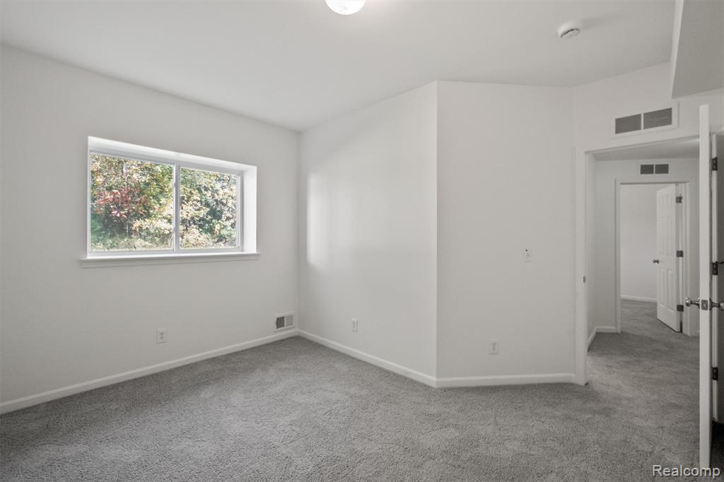 9266 Hillcrest, Clarkston, MI 48348 — Photo 30