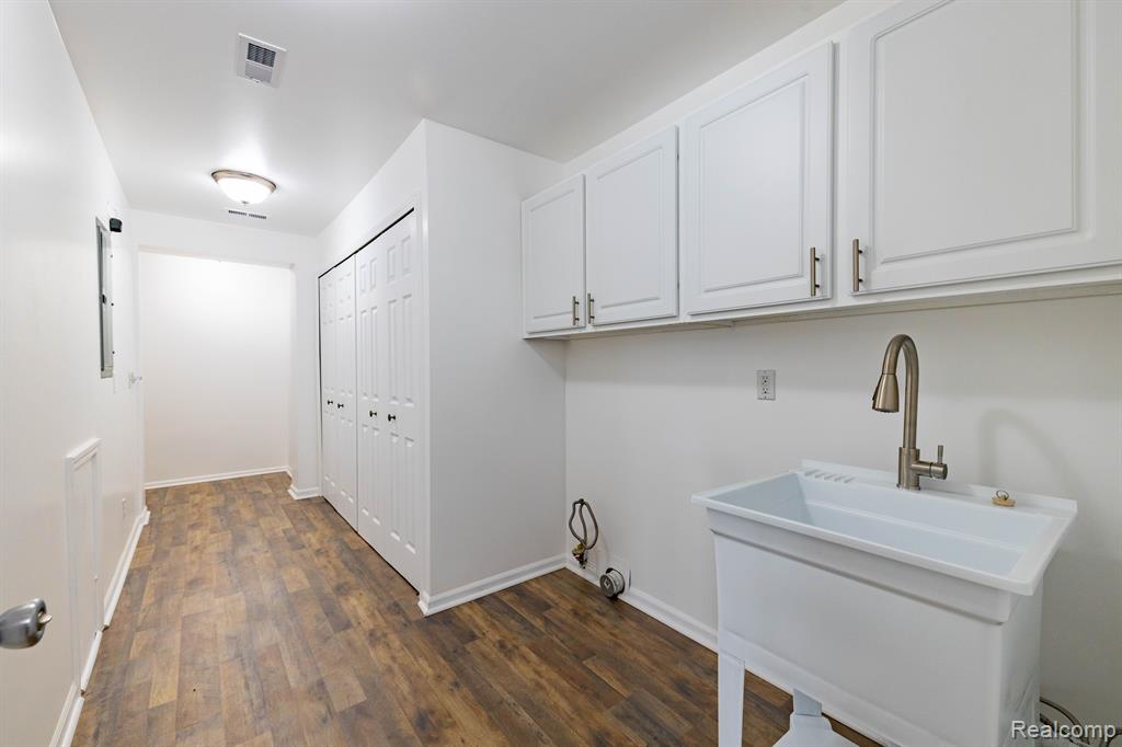 491 MULBERRY Street, Wyandotte, MI 48192 — Photo 27