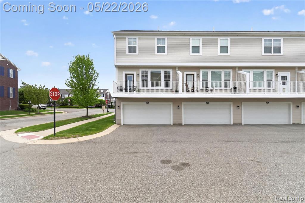 238 Center Boulevard, Wixom, MI 48393 — Photo 40
