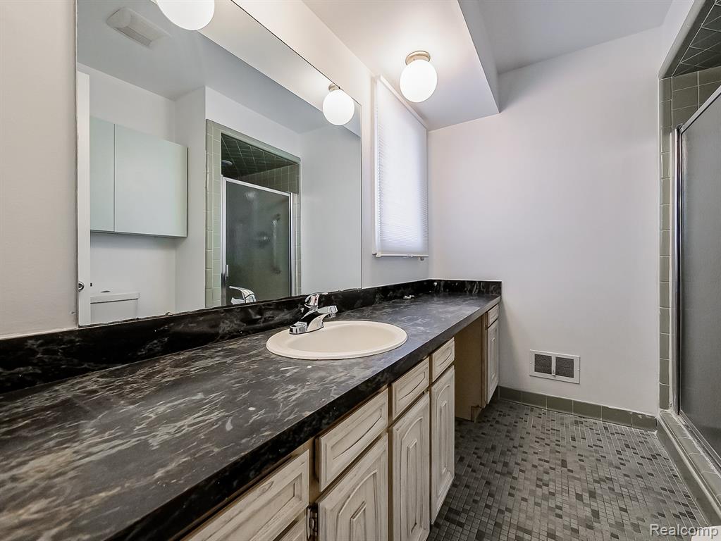 7380 Villamuer Road, West Bloomfield, MI — Photo 22