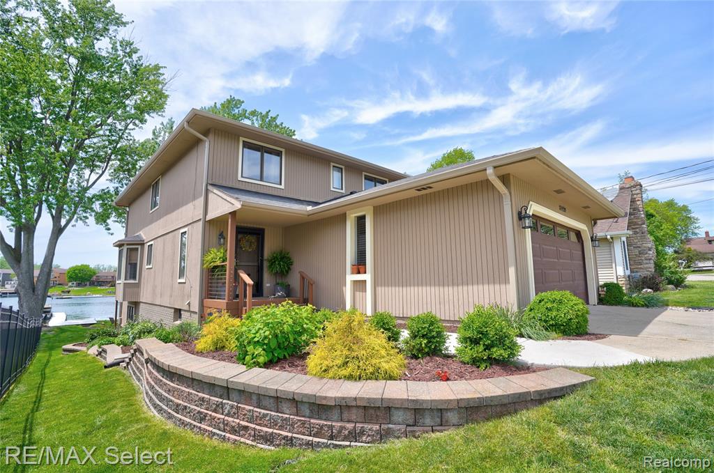11476 Moffett Court, Fenton, MI 48430 — Photo 4