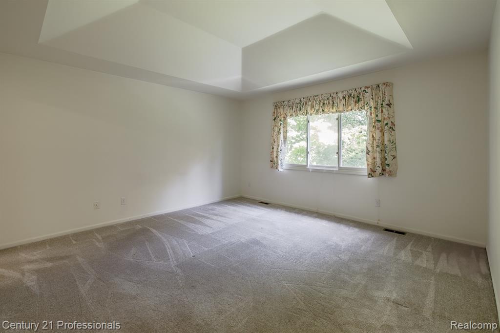 4970 Fox Chase Drive, White Lake, MI 48383 — Photo 29