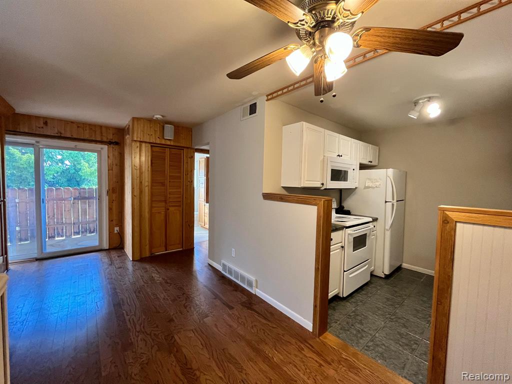 9999 ALLEN POINTE Drive, Allen Park, MI 48101 — Photo 12