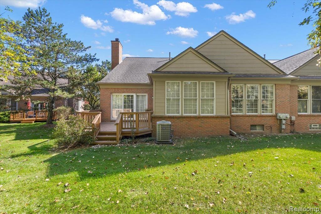 833 GARNET Court, Rochester, MI 48306 — Photo 8