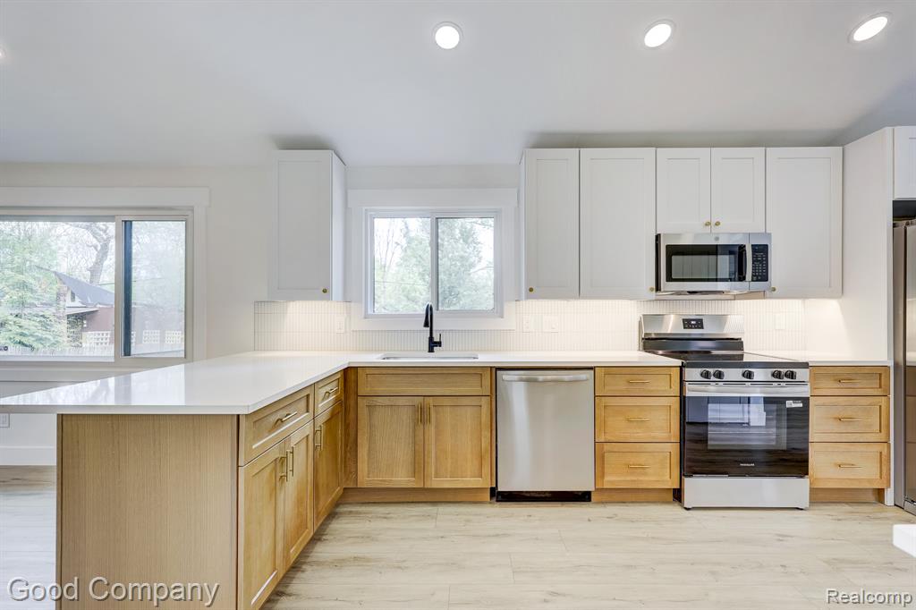 24250 Majestic Street, Oak Park, MI 48237 — Photo 16