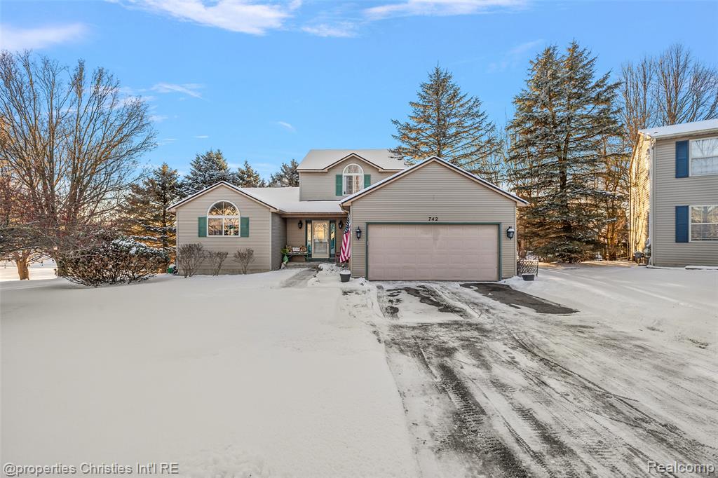742 Feather Court, South Lyon, MI 48178 — Photo 37