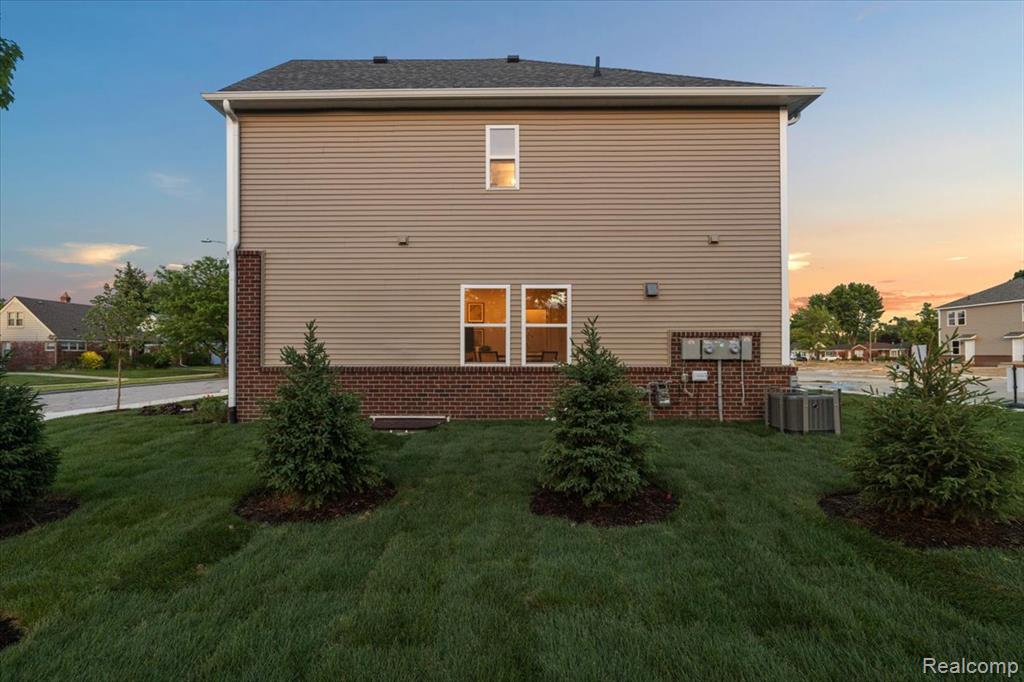 20602 Duprey Ave Duprey Ave Street, 28, Harper Woods, MI 48225 — Photo 6