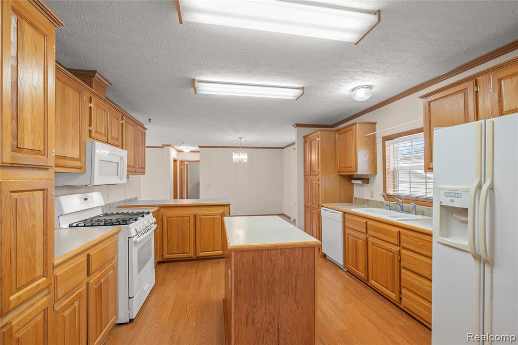 4966 Venice Circle, Northville, MI 48167 — Photo 10