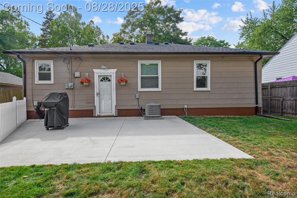 727 S Vermont Avenue, Royal Oak, MI 48067 — Photo 6