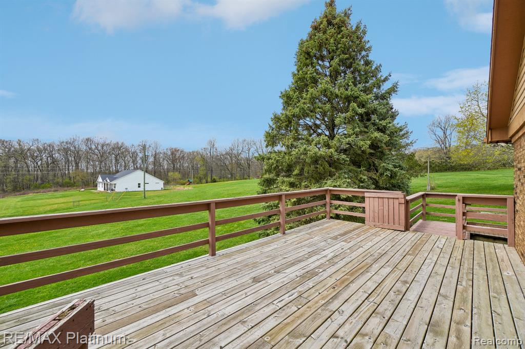 555 Crawford Farm Lane, Milford, MI 48380 — Photo 47