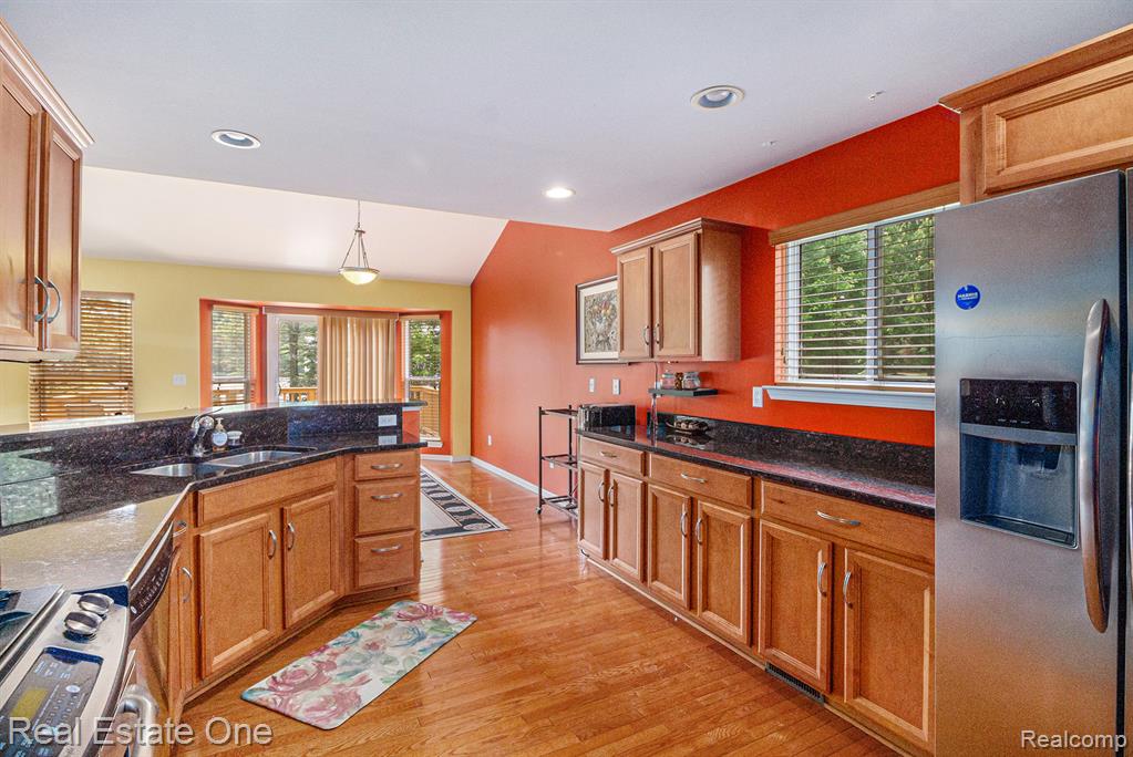 1130 Andover Circle, Commerce Twp, MI 48390 — Photo 7