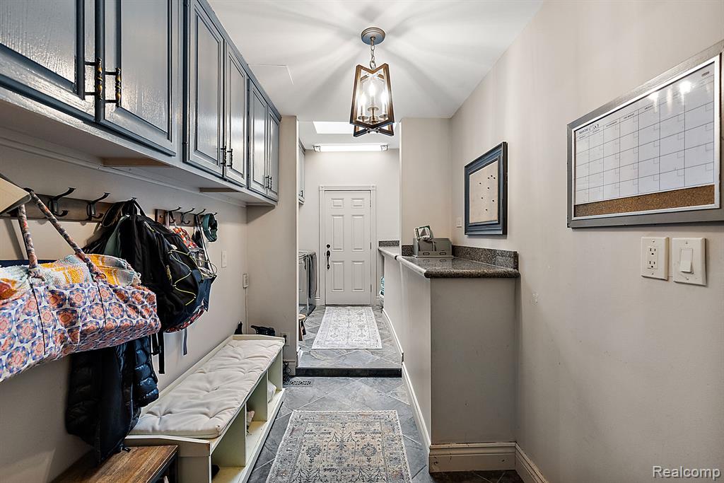 4378 Compton Way, Bloomfield Hills, MI 48302 — Photo 39
