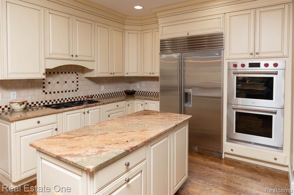 658 Langley Road, Rochester Hills, MI 48309 — Photo 29