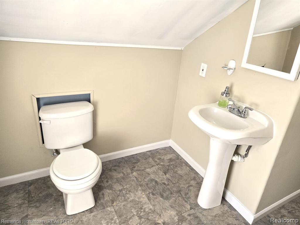 571 W Saratoga Street, Ferndale, MI 48220 — Photo 17