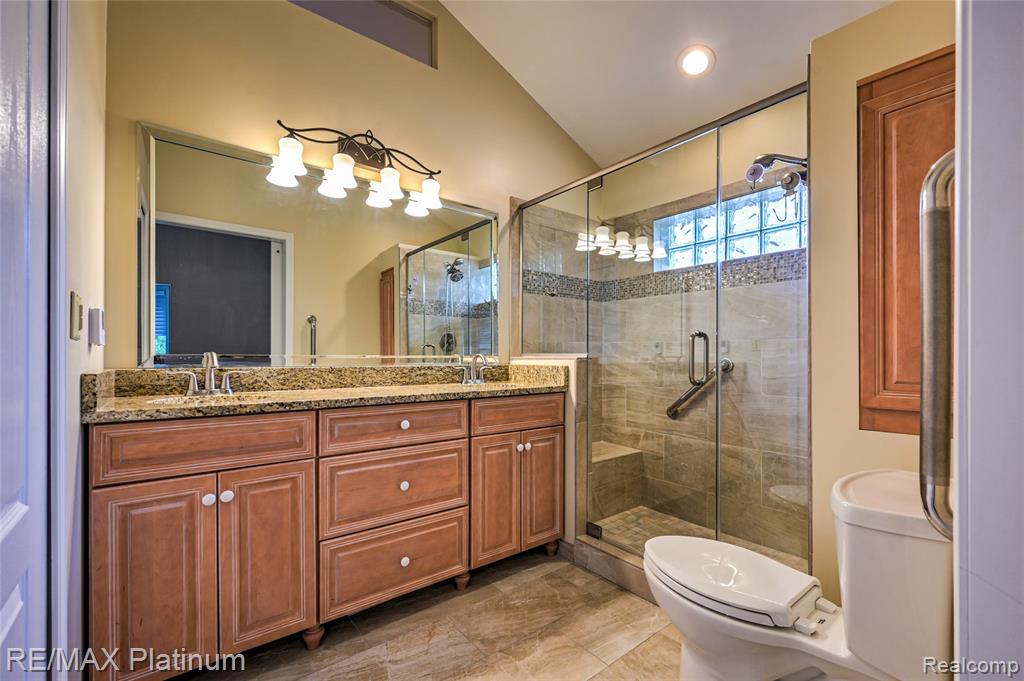 807 Whisperwood Drive, 70, Fenton, MI 48430 — Photo 32