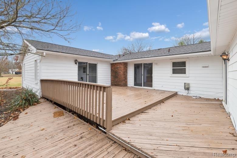 15635 Martinsville Road, Belleville, MI 48111 — Photo 23