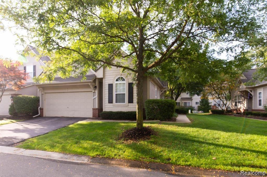 38492 SARATOGA Circle, Farmington Hills, MI 48331 — Photo 2