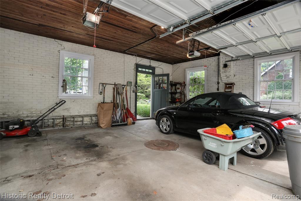 1027 Burns Street, Detroit, MI 48214 — Photo 52