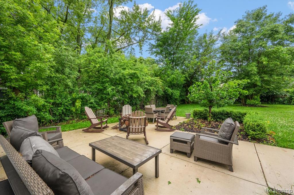 544 S Webik Avenue, Clawson, MI — Photo 4