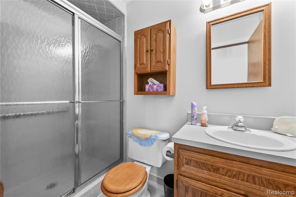 40538 Woodside Drive, Clinton Twp, MI 48038 — Photo 13