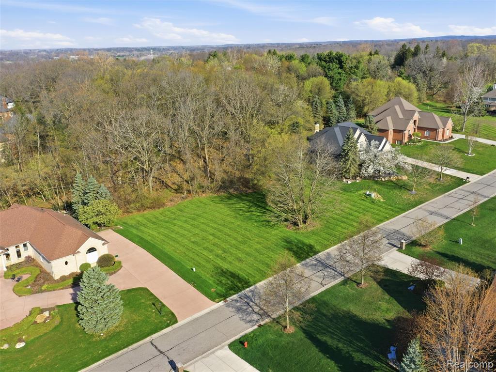 4710 Woodland Hills Drive, Rochester, MI 48306 — Photo 8