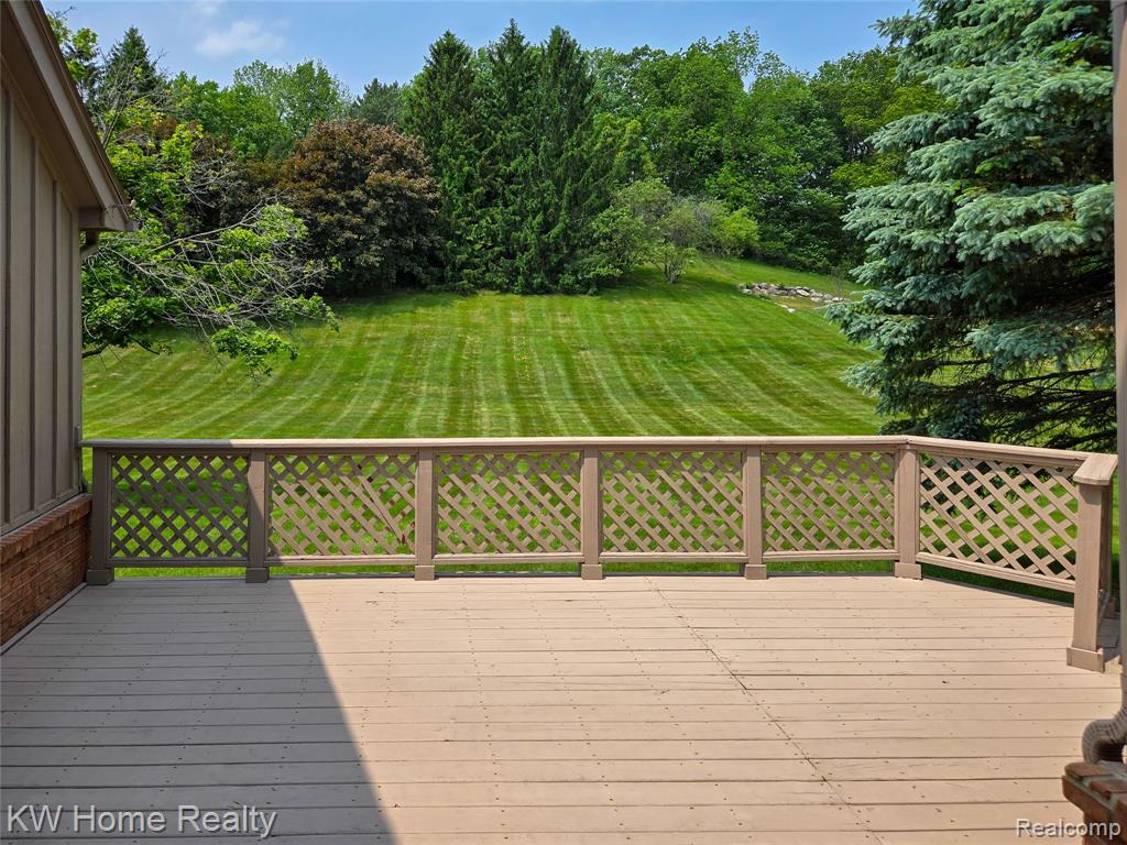 37634 Russett Drive, Farmington Hills, MI 48331 — Photo 11
