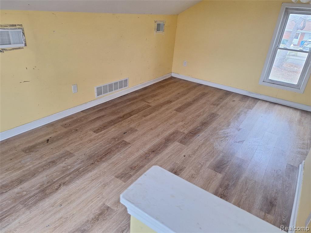 31700 Linden, Fraser, MI 48026 — Photo 12