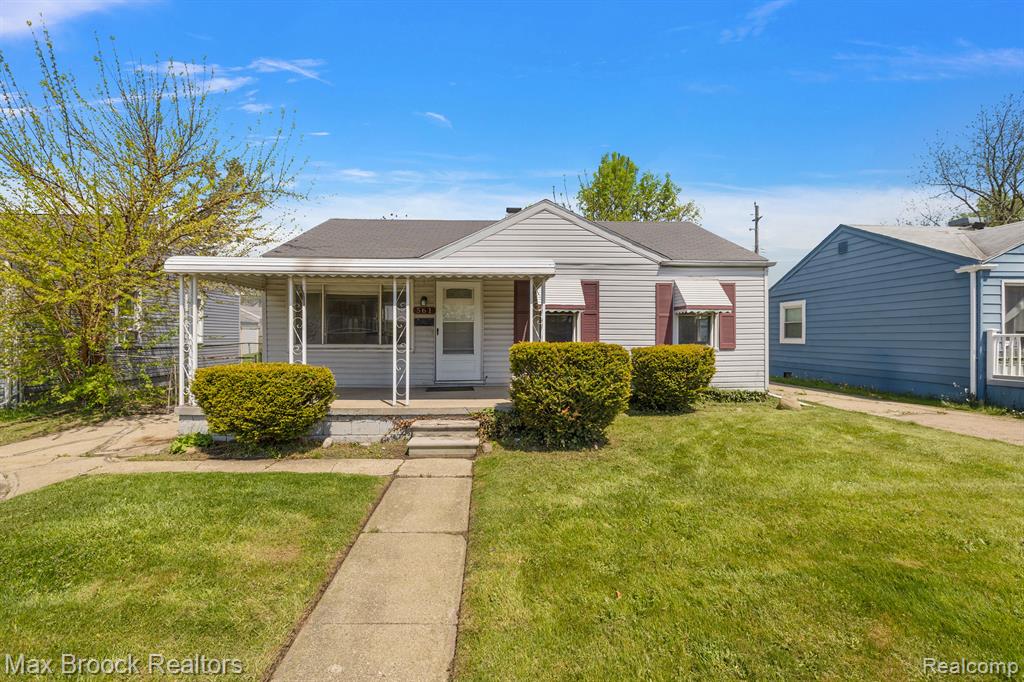 561 Bennett Avenue, Ferndale, MI 48220 — front exterior