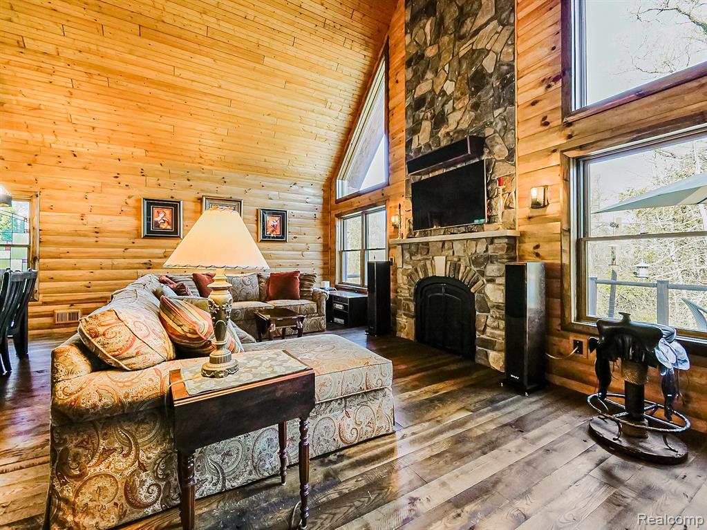 5175 Parview Drive, Clarkston, MI — Photo 2