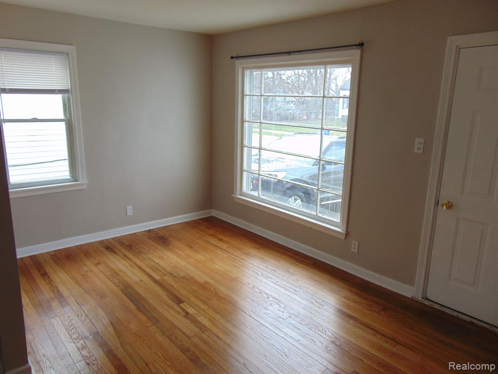 8454 SHERMAN Avenue, Warren, MI 48089 — Photo 5