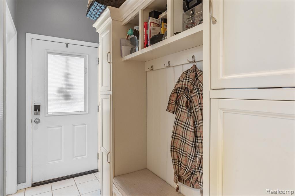 6060 TURNBERRY Drive, Commerce Twp, MI 48382 — Photo 17