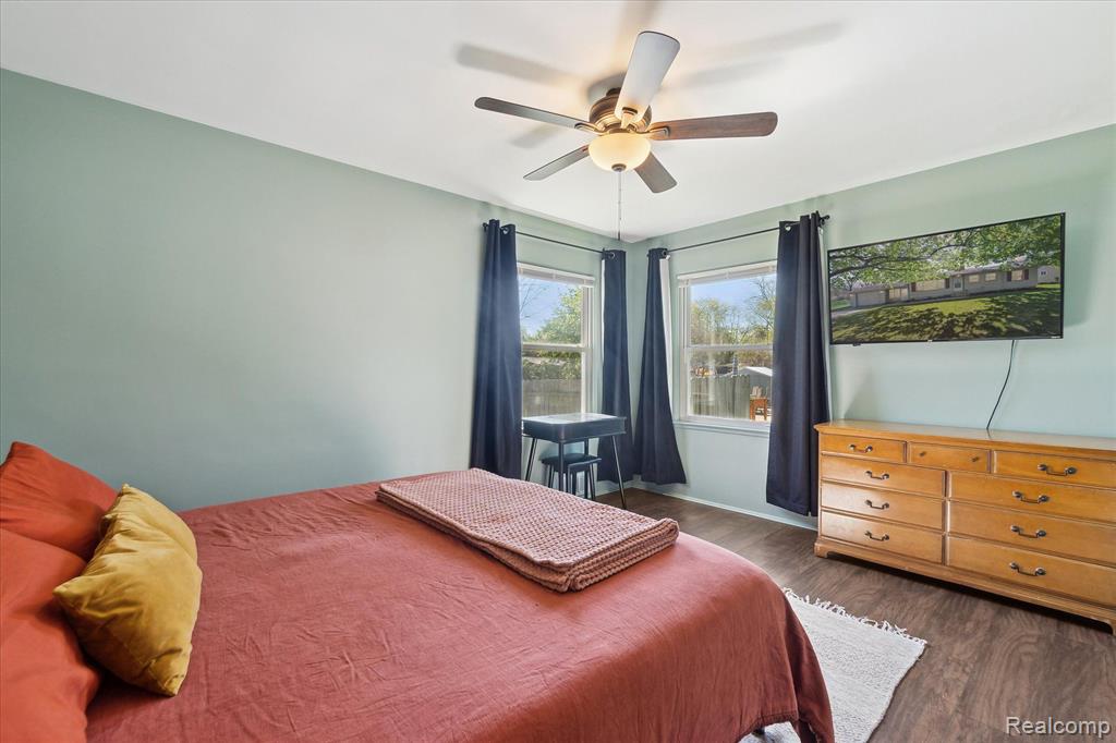 528 JAMES CONNIS Drive, Flushing, MI 48433 — Photo 17