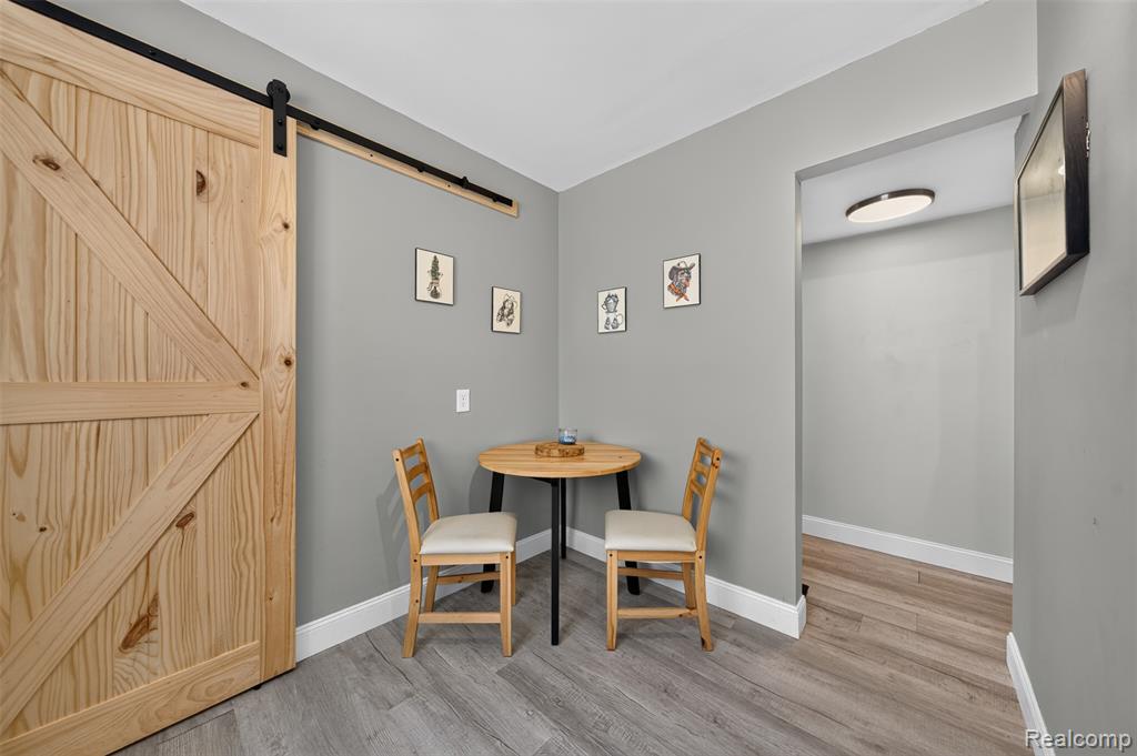 985 E Jarvis Avenue, Hazel Park, MI 48030 — Photo 10