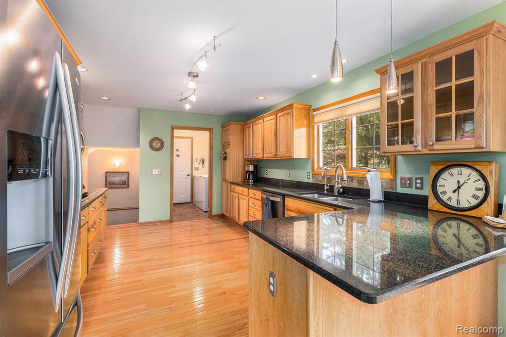 6173 NORTHRIDGE HILLS Drive, Brighton, MI 48116 — Photo 13