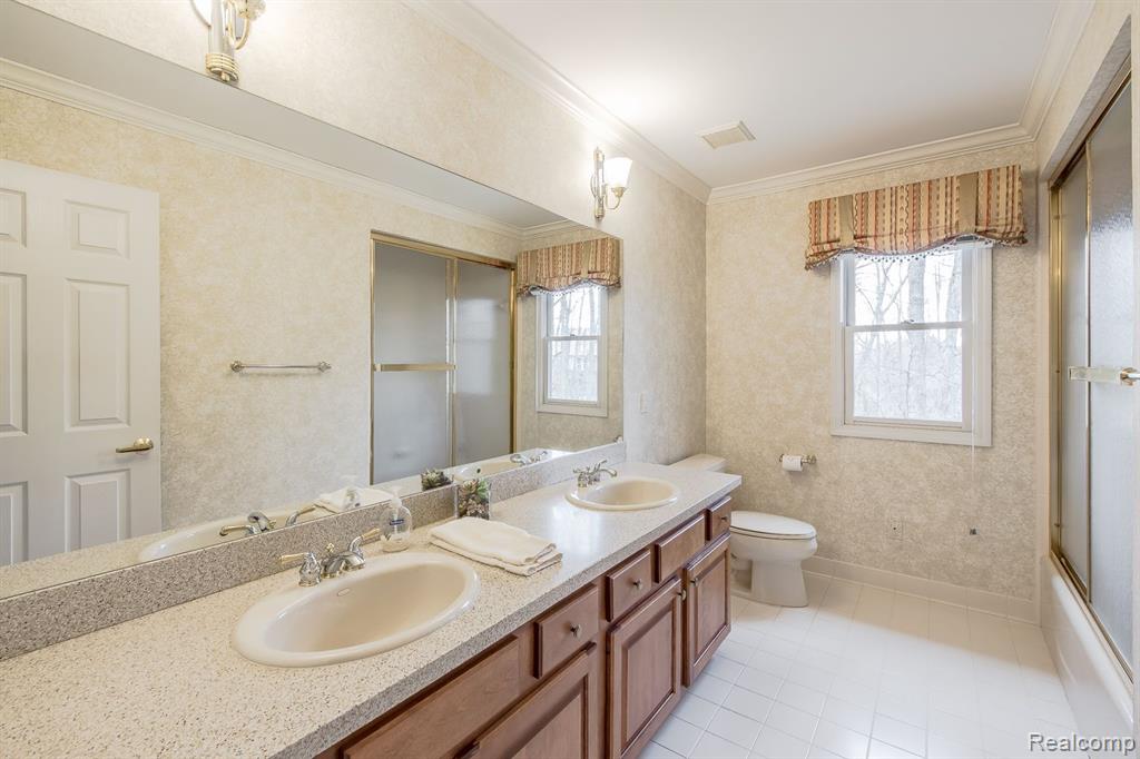7252 Autumn Hill Drive, West Bloomfield, MI 48323 — Photo 48