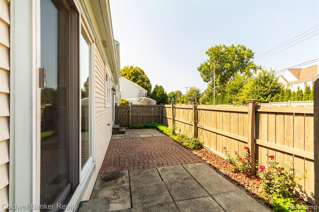 23793 STONEHENGE, Novi, MI — Photo 37