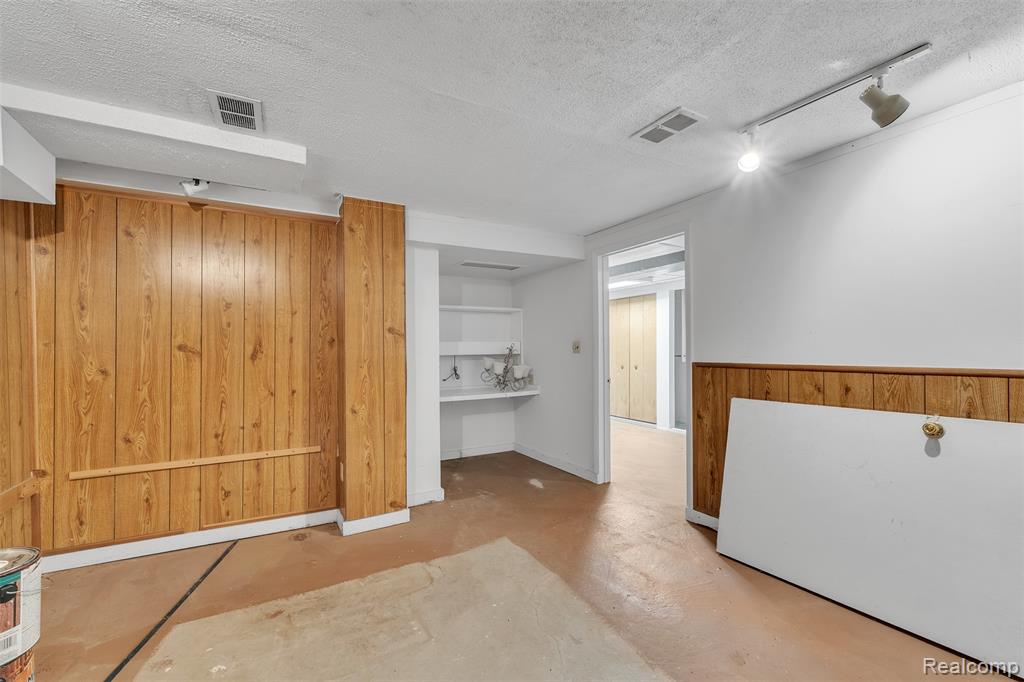5772 Perrytown Drive, West Bloomfield, MI — Photo 48