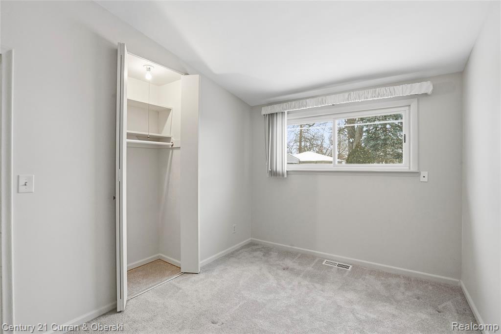 7479 N Charlesworth Street, Dearborn Heights, MI 48127 — Photo 24