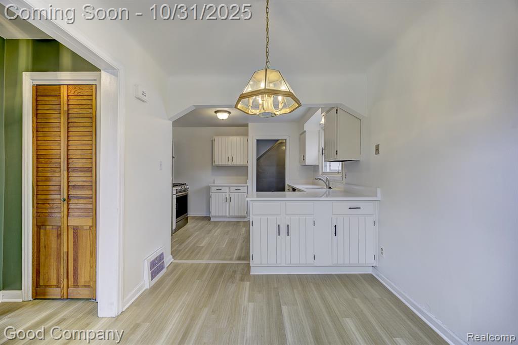 719 N Blair Avenue, Royal Oak, MI 48067 — Photo 9