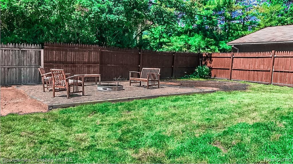 3990 Cresthaven Drive, Waterford, MI 48328 — Photo 25