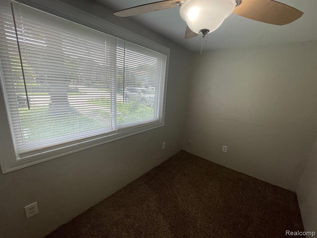 8438 ARLIS Street, Commerce Twp, MI 48382 — Photo 12