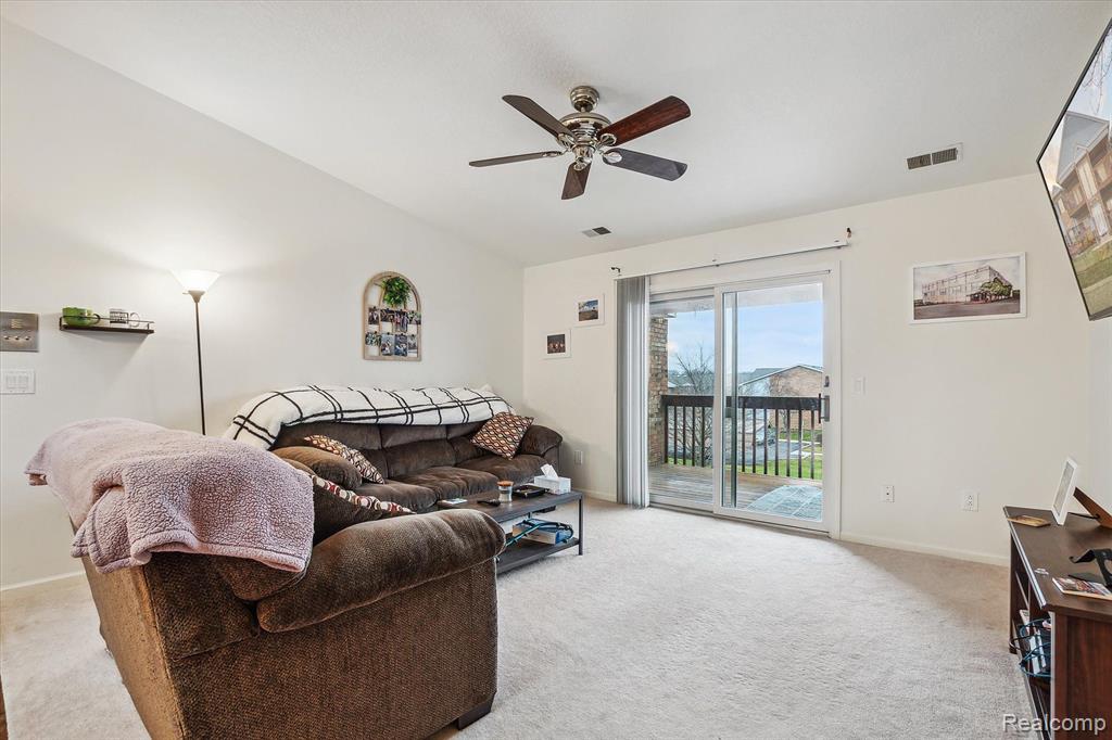1325 HARBOUR Boulevard, 85, Trenton, MI 48183 — Photo 9