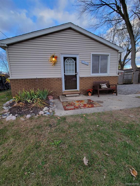415 LAKEVIEW Street, Holly, MI 48442 — Photo 2