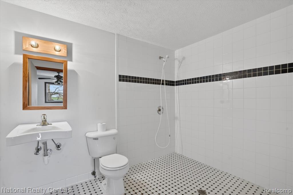 11277 Phal Road S, Grass Lake, MI 49240 — Photo 9