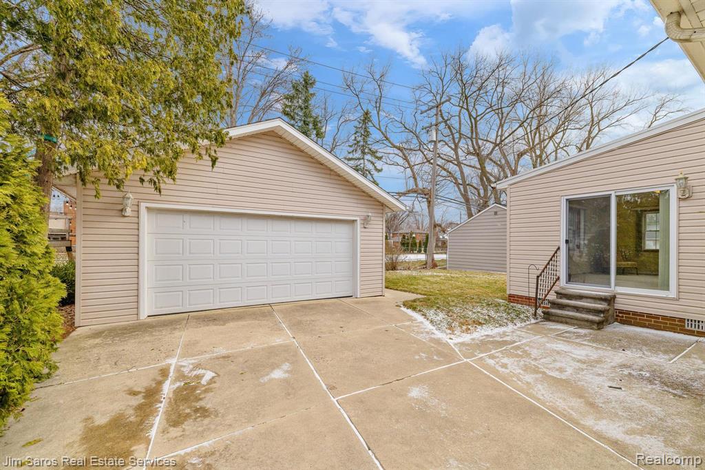 1210 Fairholme Road, Grosse Pointe Woods, MI 48236 — Photo 27