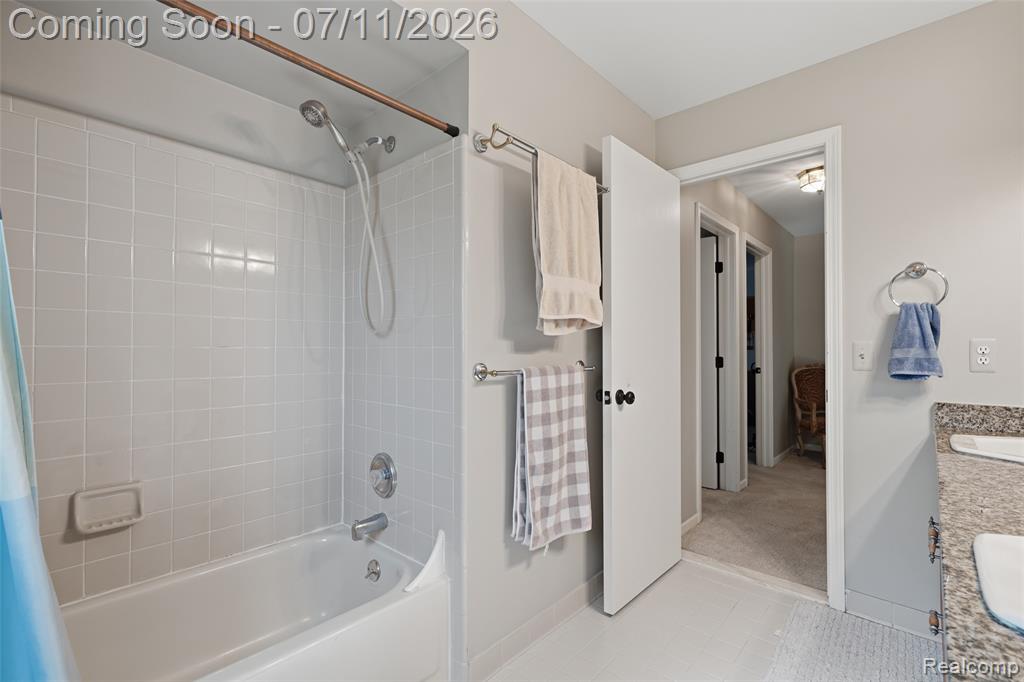 54856 Whitby Way, Shelby Twp, MI 48316 — Photo 35