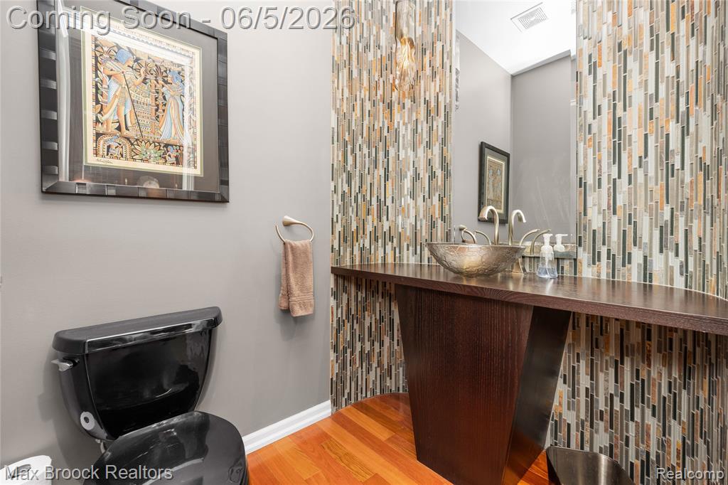 6294 Lindsay Court, West Bloomfield, MI 48324 — Photo 34