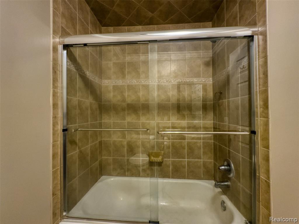 53274 Providence Drive W, Utica, MI 48316 — Photo 6